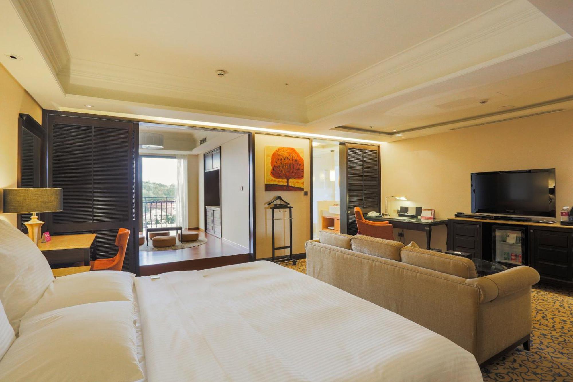 E-Da Royal Hotel Dashu Bagian luar foto Suite at the Taj Bengal