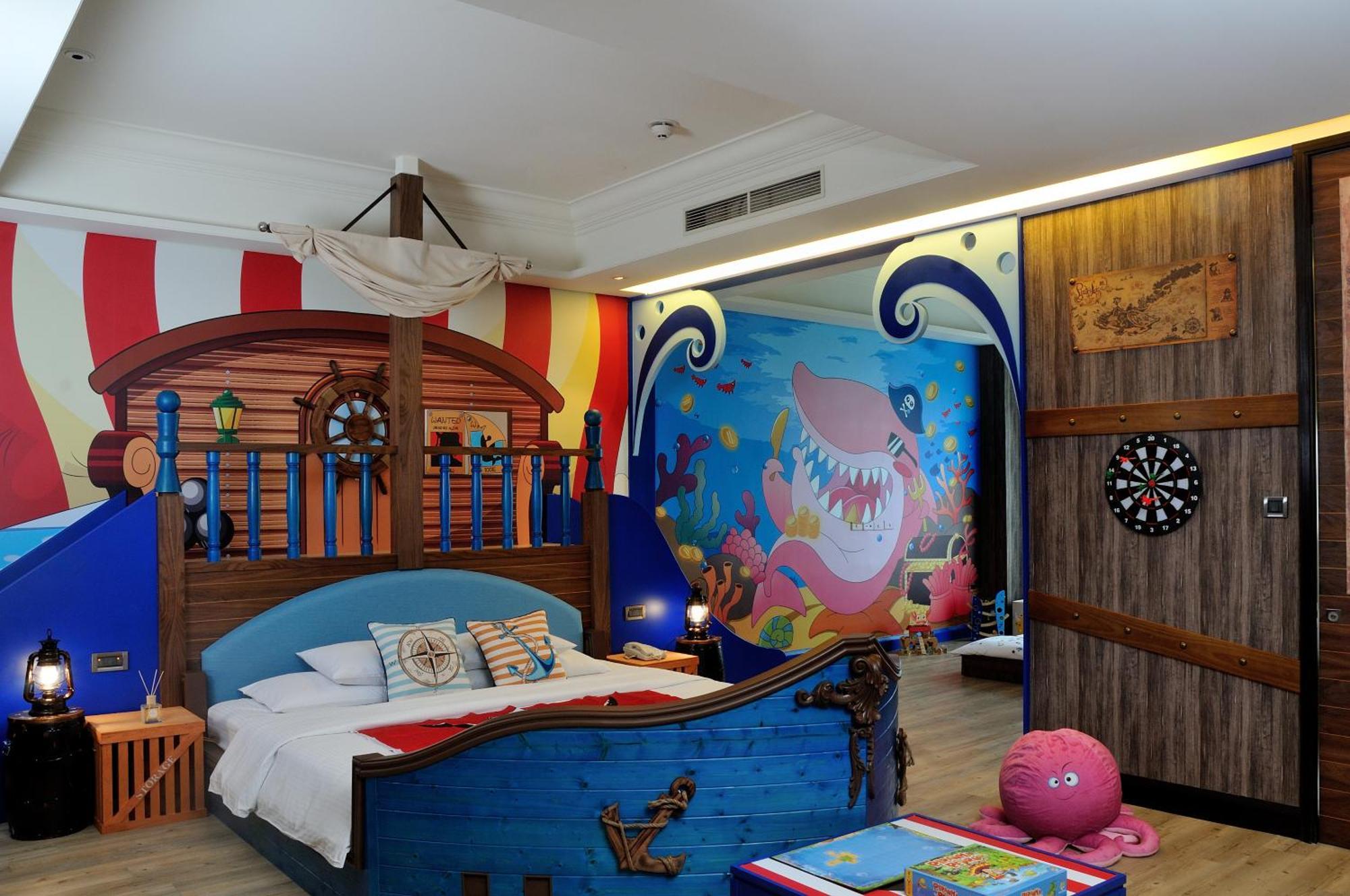 E-Da Royal Hotel Dashu Bagian luar foto A themed room at the hotel