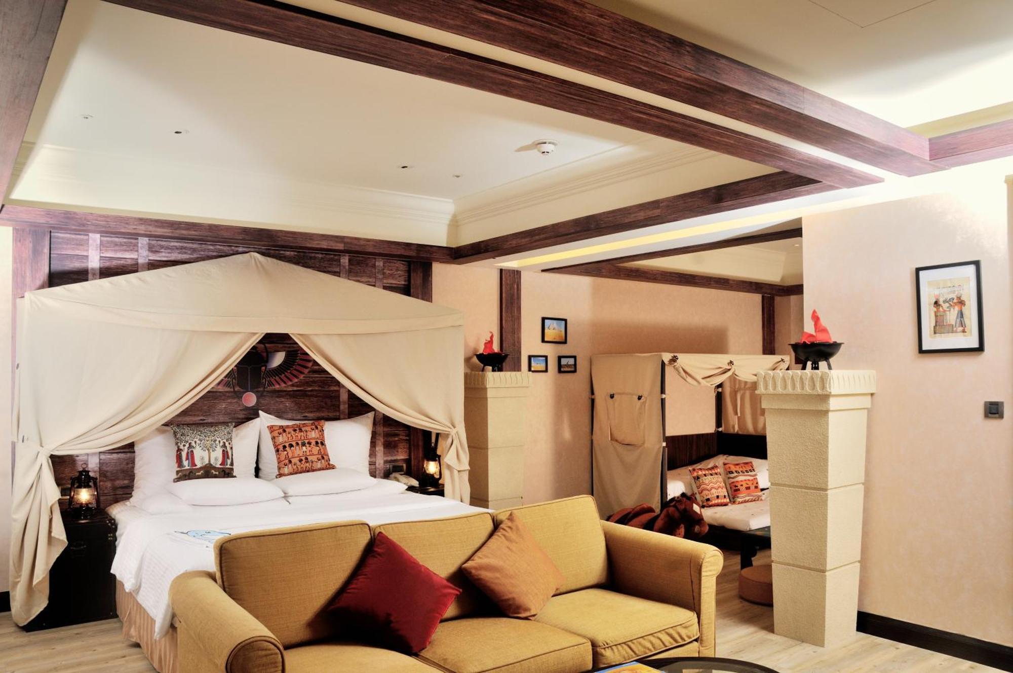 E-Da Royal Hotel Dashu Bagian luar foto A suite at the hotel