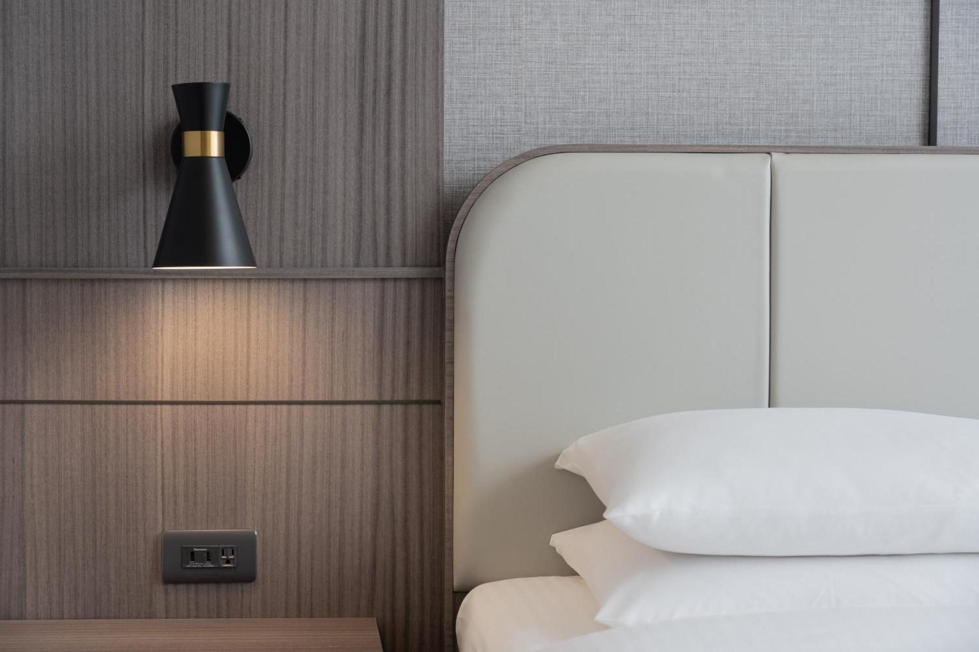 E-Da Royal Hotel Dashu Bagian luar foto A wall-mounted light