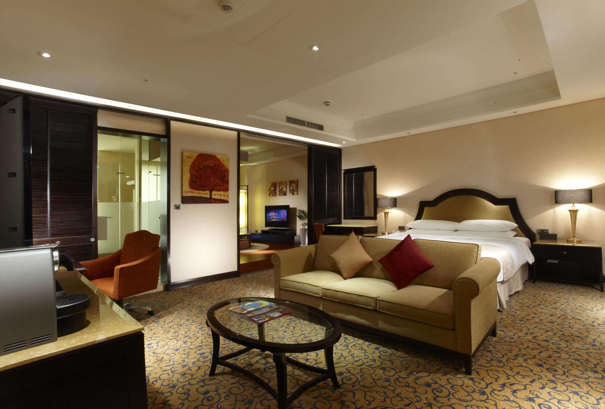 E-Da Royal Hotel Dashu Bagian luar foto