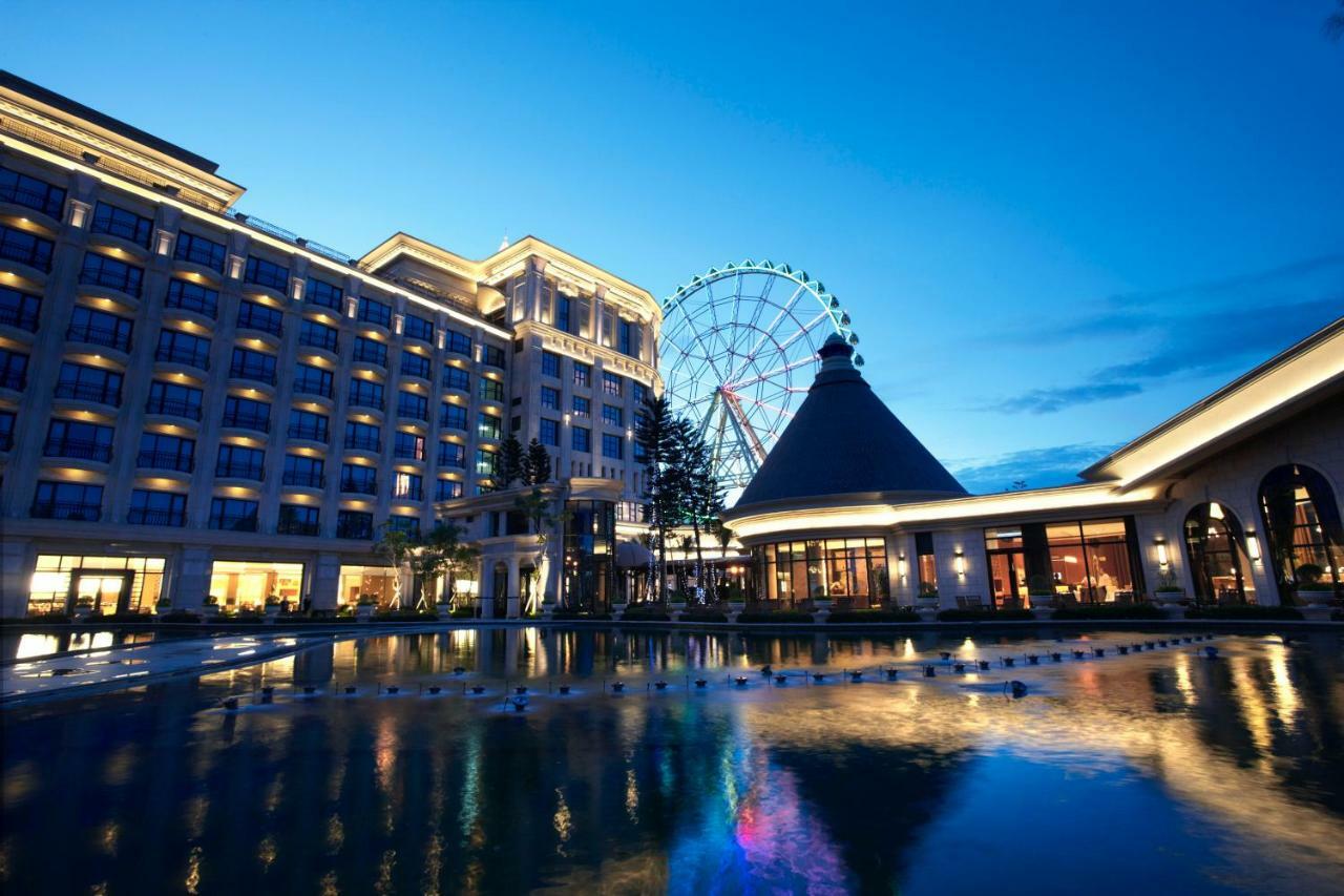 E-Da Royal Hotel Dashu Bagian luar foto The hotel at night