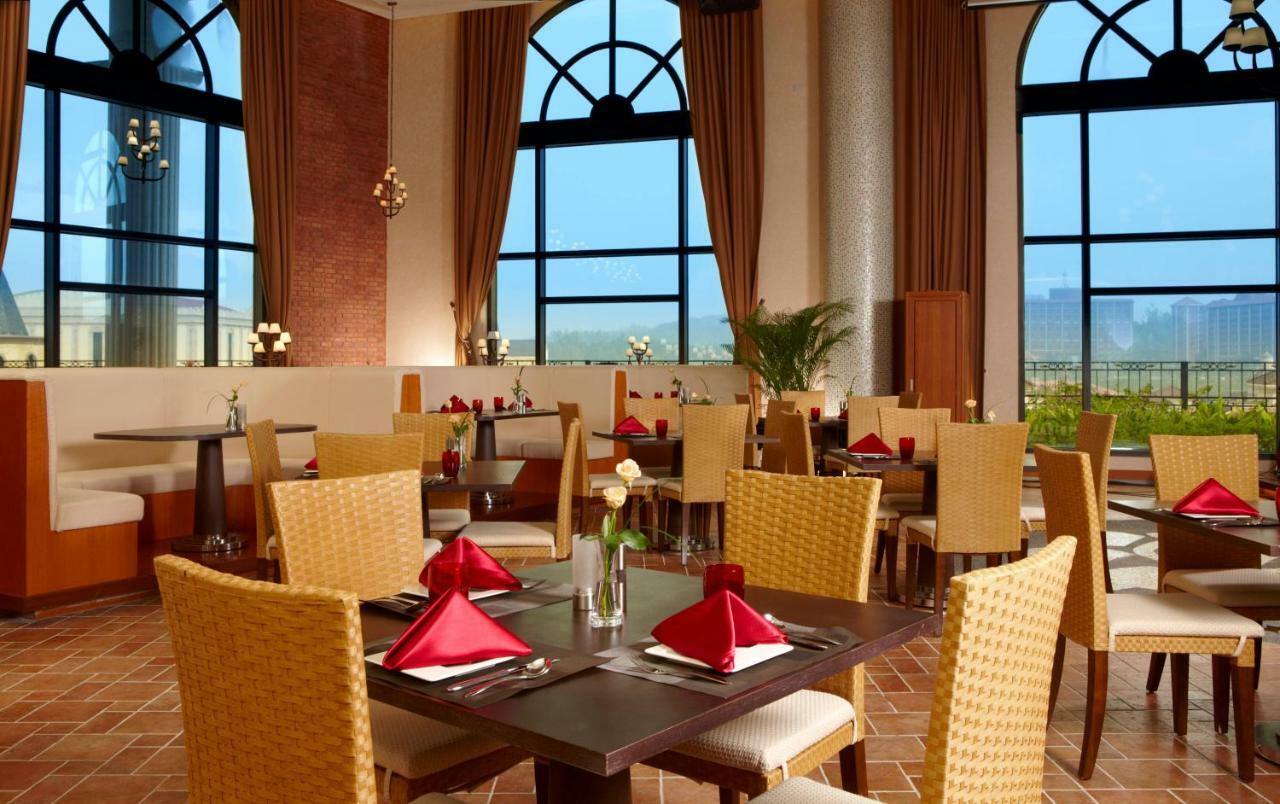 E-Da Royal Hotel Dashu Bagian luar foto The restaurant